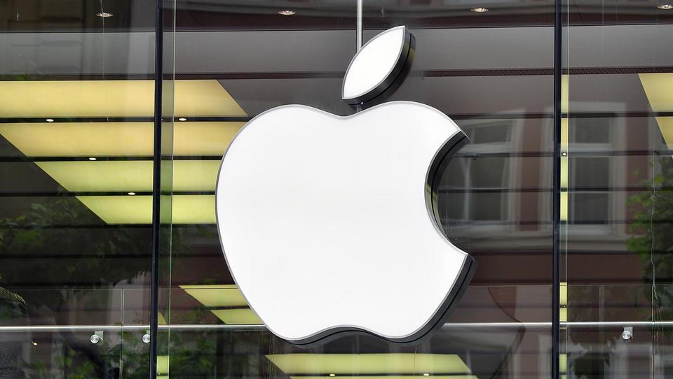 Apple drugi v zgodovini presegel vrednost tisoč milijard evrov