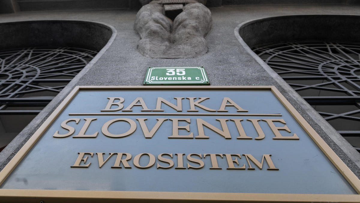 BS vidi manj nepremičninskih tveganj. Ker je več drugih, bo z 2025 od bank zahtevala več kapitala