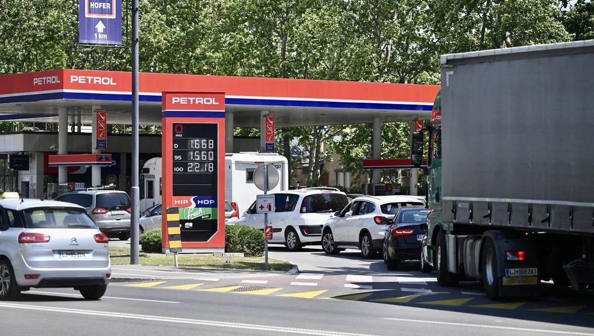 Koliko cenejše gorivo bodo imeli tovornjakarji?