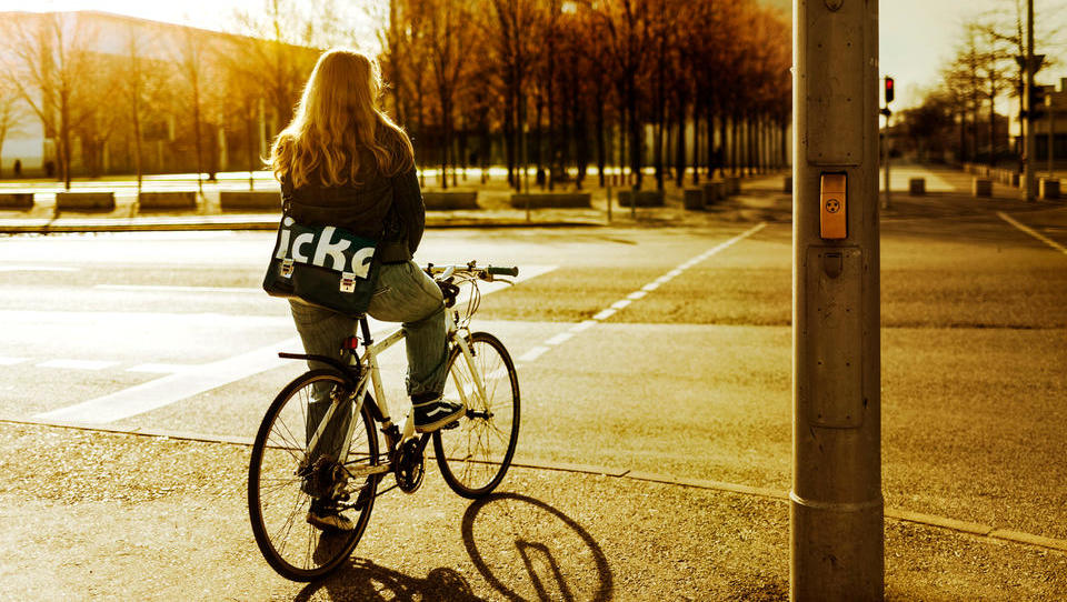 Evropska mesta: jemljejo prostor avtom, dajejo pešcem in kolesarjem
