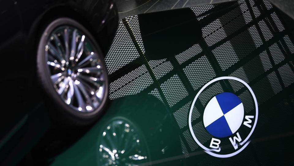 BWM v prvem polletju s skoraj 30-odstotnim upadom dobička