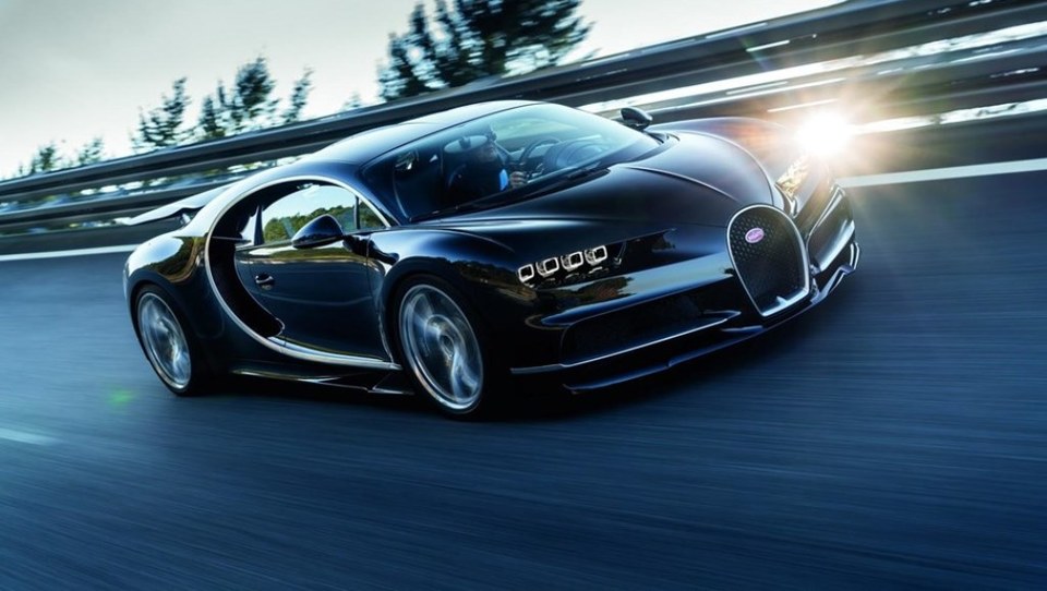 Ženeva: Bugatti, ki potegne do 420 in sprehod po salonu dan pred odprtjem