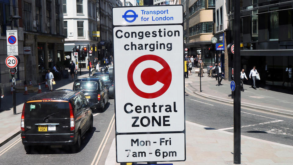 Čiščenje mest: predlog komisarke Bulc napoveduje razcvet prometne telematike 