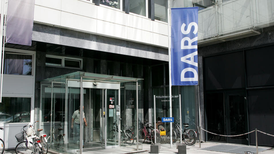 Računsko sodišče o nabavah v Darsu: neupravičeni aneksi, neprimeren informacijski sistem, neunovčenje bančnih garancij …