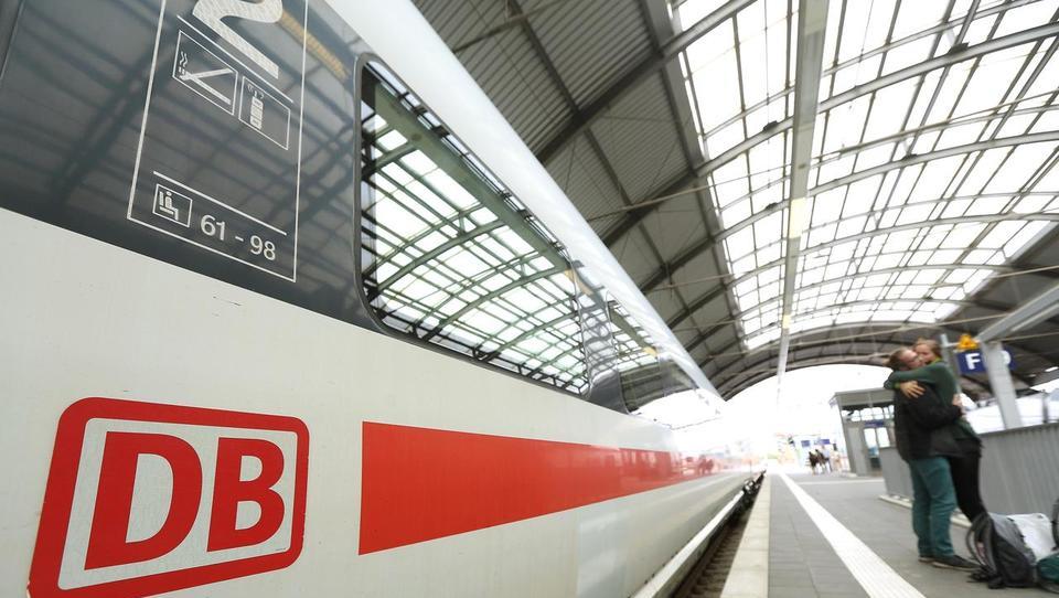 Del Deutsche Bahna se utaplja v izgubah, na obzorju rezanje