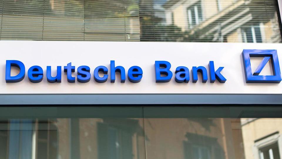 Deutsche Bank in sklad Alfi vrgla oko na skupino Tuš