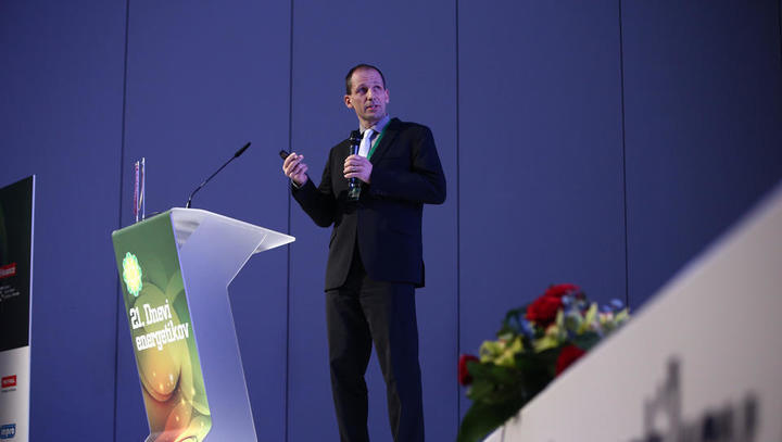 Zmanjševanje izpustov onesnažil: kaj lahko naredi Slovenija in kaj e-mobilnost