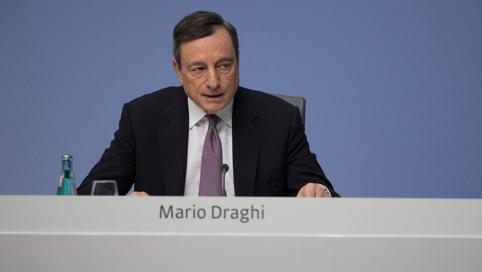 Соглашение мвф. Глава ЕЦБ. Глава ЕЦБ фото в розовом.