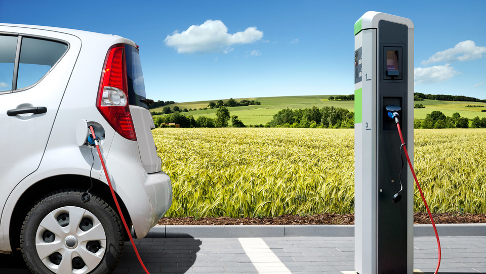 Za nakup električnega vozila lahko dobite do 7.500 evrov subvencije