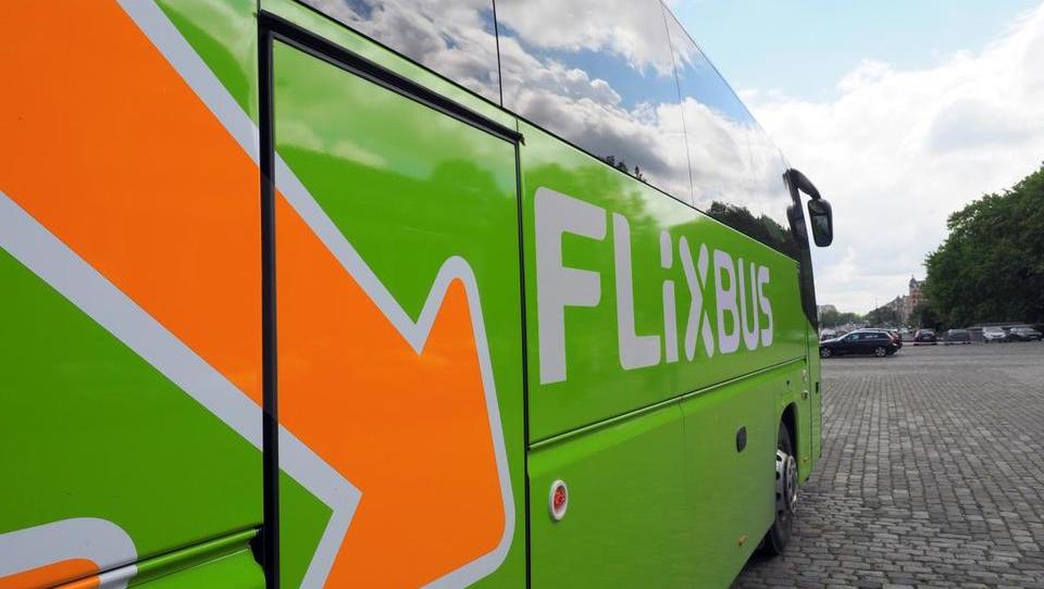 Flixbus od avstrijskih državnih železnic kupil tekmeca Hellö