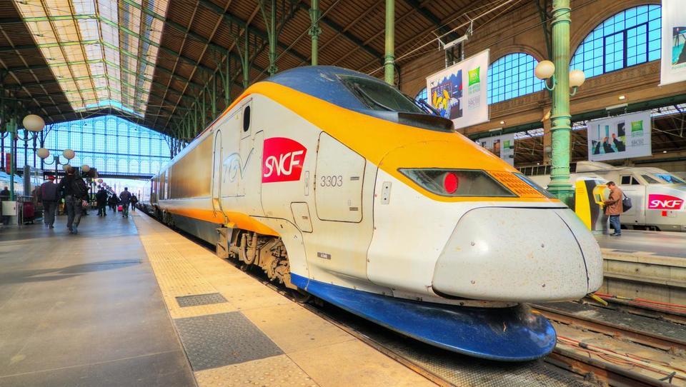 Alstom in Siemens ustvarjata evropskega prvaka v železniški industriji