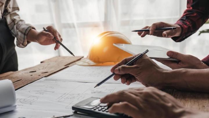 Pasti, ki jih gradbincem nastavljajo projektne družbe