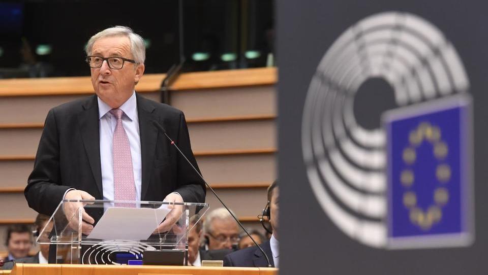 Predsednik Juncker predlaga pet scenarijev