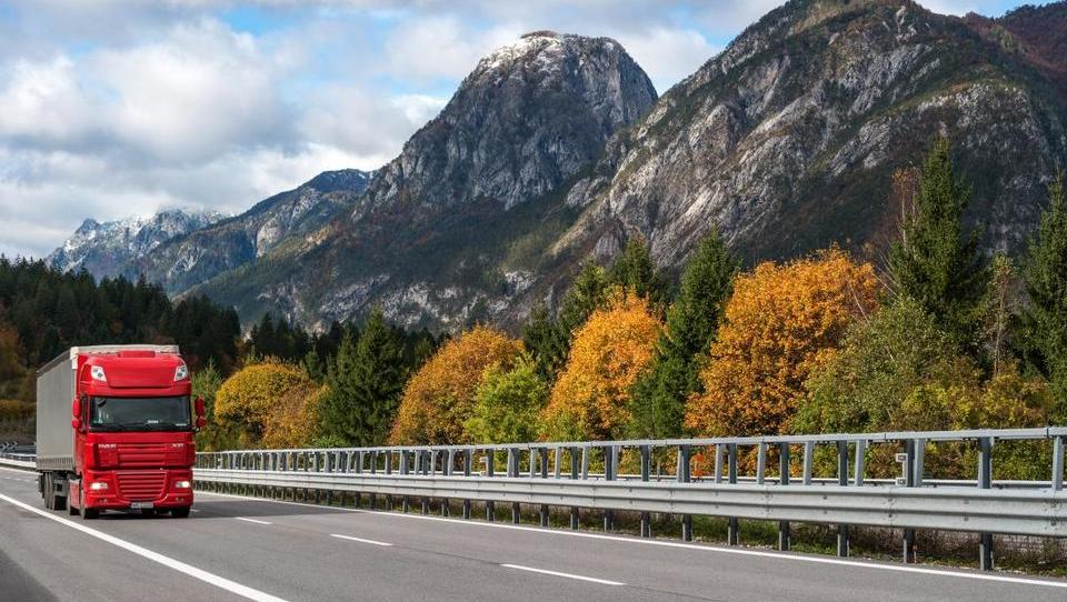 Avstrija rahlja birokracijo za tuje prevoznike