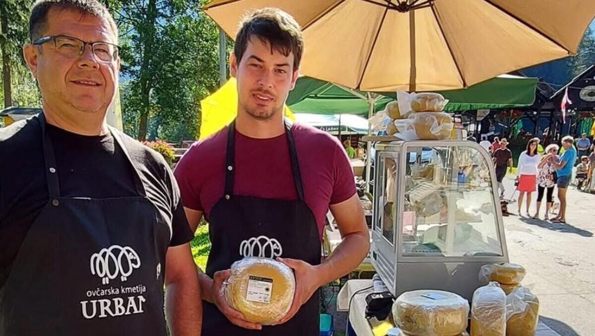 Na ovčarski kmetiji Urban je v teh dneh v zraku ljubezen 