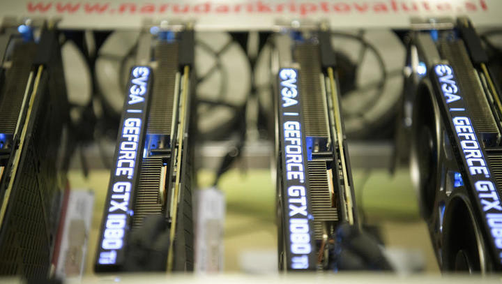 Za rudarjenje bitcoinov letos morda toliko elektrike, kot jo porabi Argentina