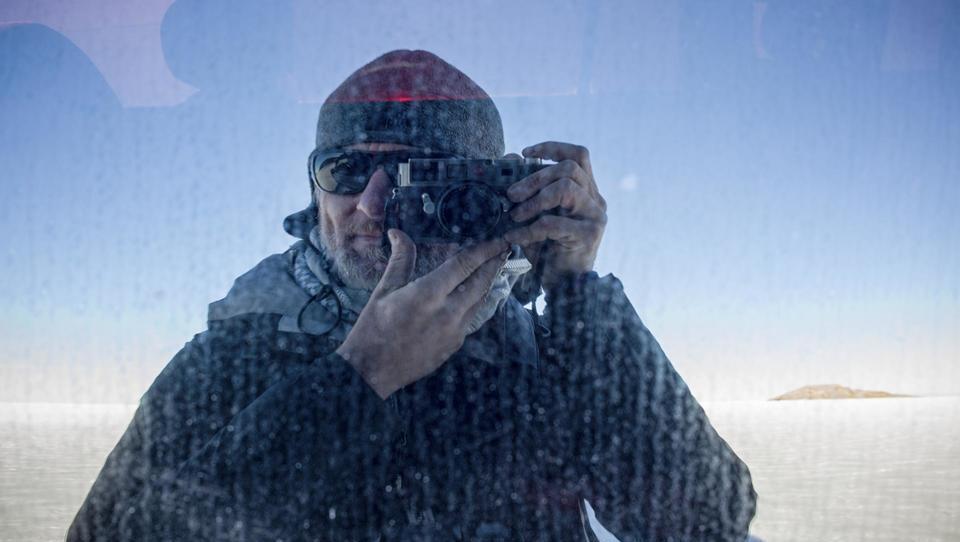 Spoznajte slovenskega fotografa, ki je svetu predstavil zgodbe o litiju