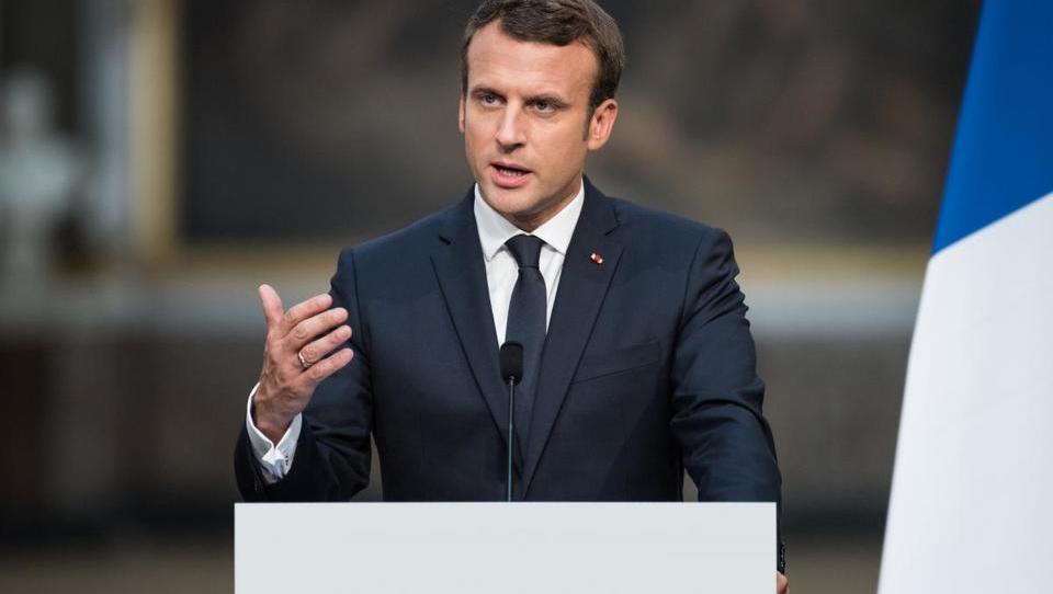 Macron po predsedniškem položaju zavzema še parlament