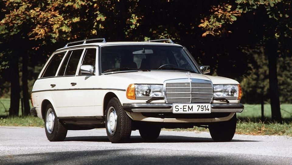 Mercedes-Benzov veliki karavan šteje že skoraj 40 let