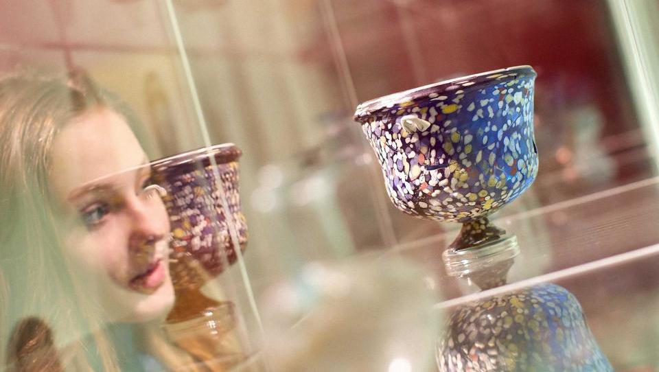 Čaša millefiori – steklena umetnina rimskih mojstrov