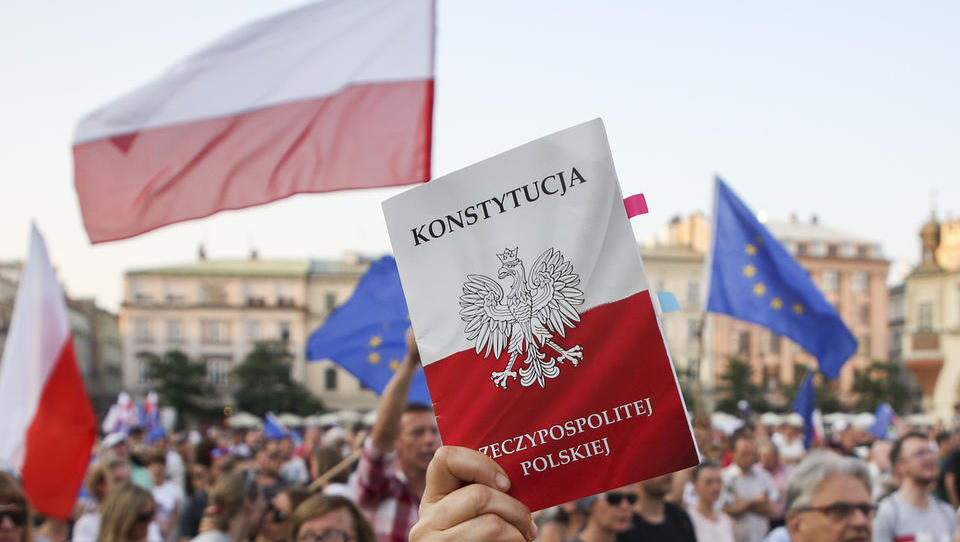 Poljski paradoks: razmah jeze in nativizma v gospodarskem razcvetu
