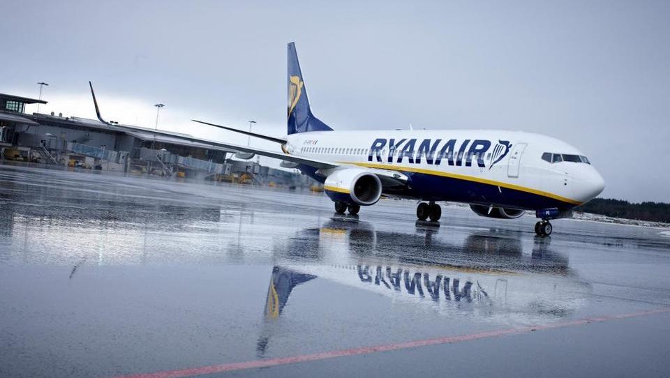 Zakaj pri Ryanairu odpovedujejo polete in nekaj dejstev o mrgolenju na evropskem nebu