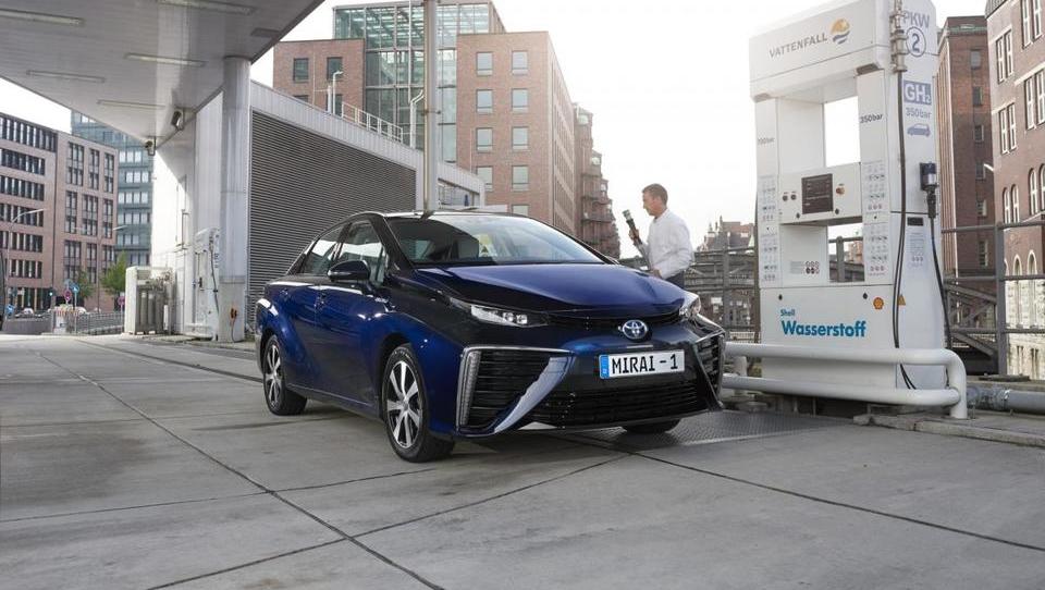Kako bo Toyota podeseterila prodajo vodikovih avtov