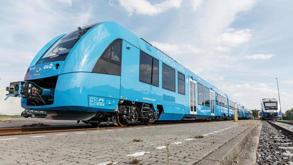 Po nemških tirih vozita prva vlaka na vodik na svetu