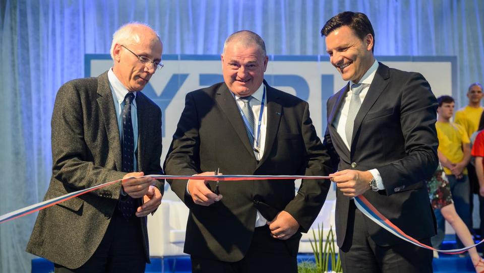 Ydria Motors postal kompetenčni center za multinacionalko